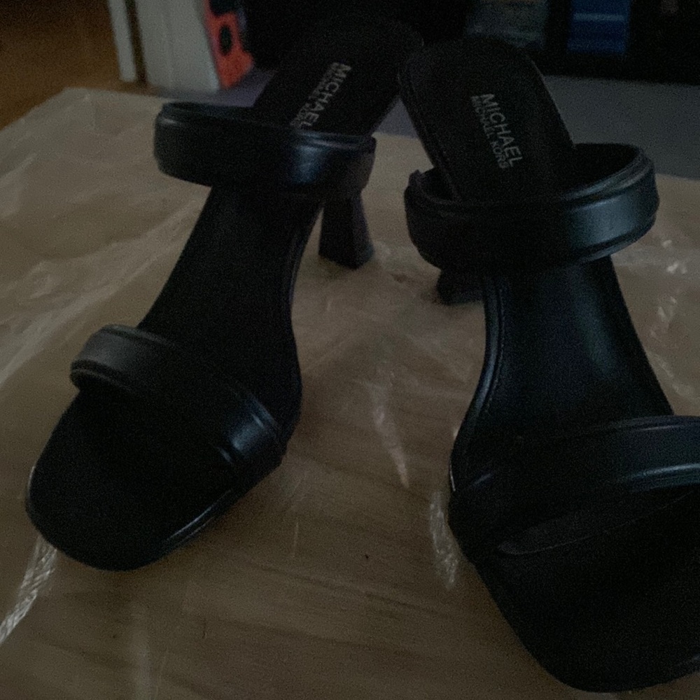 Michael lots black slides